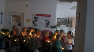 Mit einem weihnachtlichem Programm kamen am 13.122018 die Kinder der Kita „Ameisenburg“ zu uns